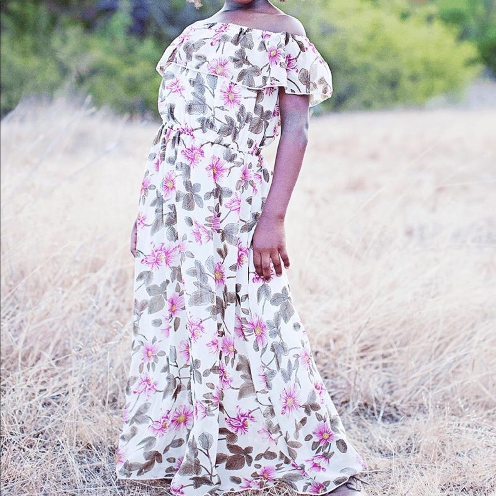 ELIZABETH FLUTTER SLEEVE MAXI DRESS